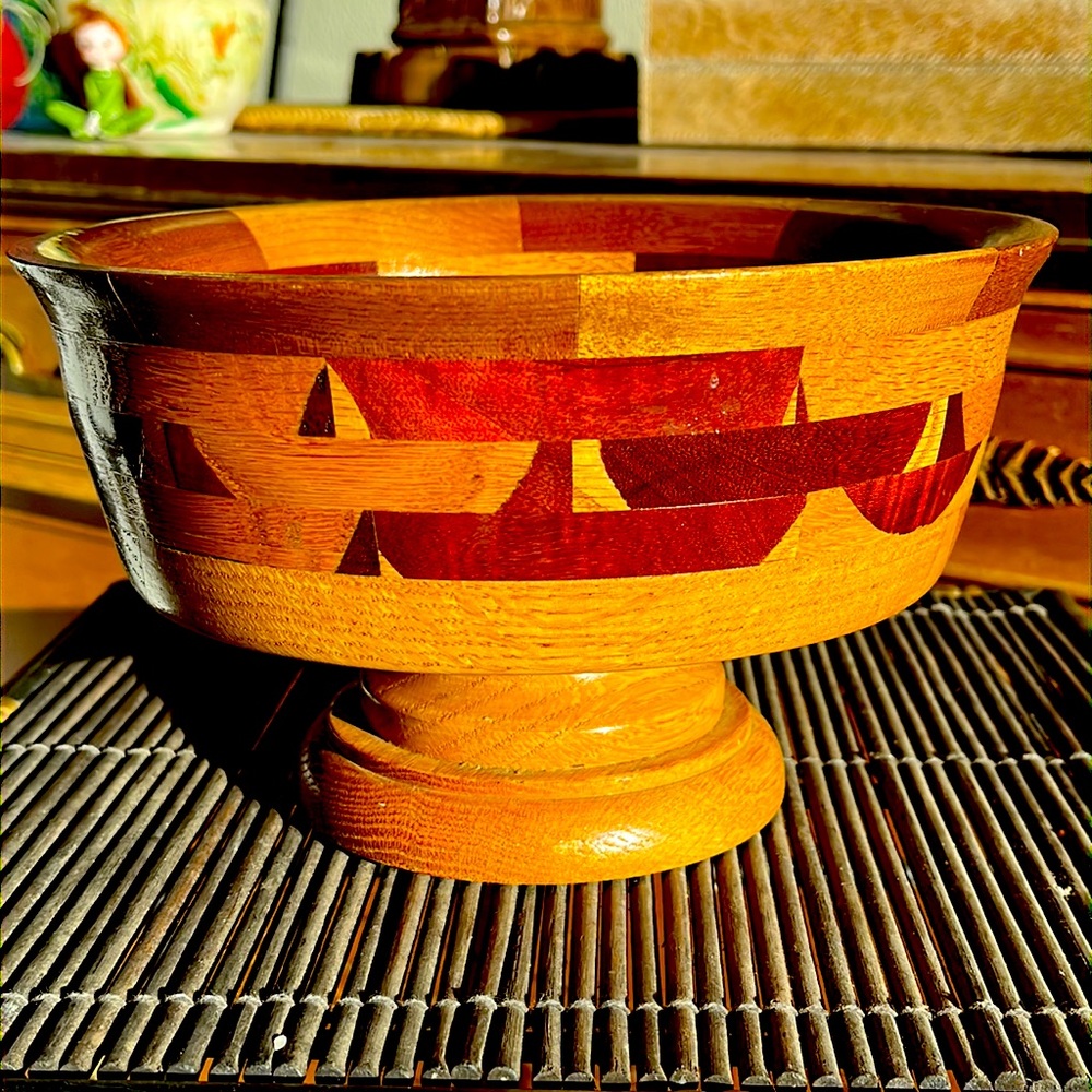Beautiful footed wood bowl with multiple wood colors